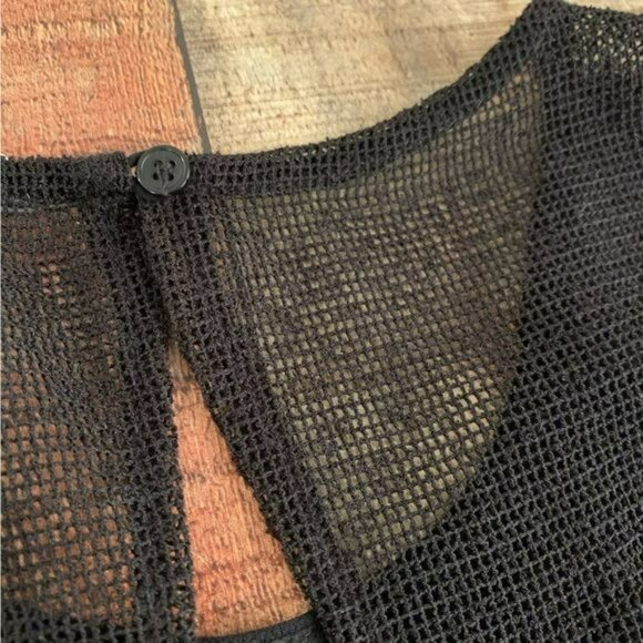 Elodie black Sleeveless top with mesh back size Medium - Picture 5 of 7